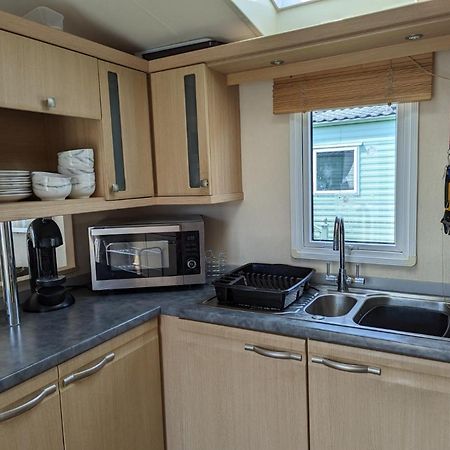 6 Berth Holiday Home On Ocean Edge Near Morecambe เฮย์แชม ภายนอก รูปภาพ