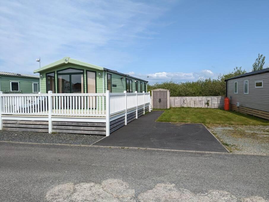 6 Berth Holiday Home On Ocean Edge Near Morecambe เฮย์แชม ภายนอก รูปภาพ