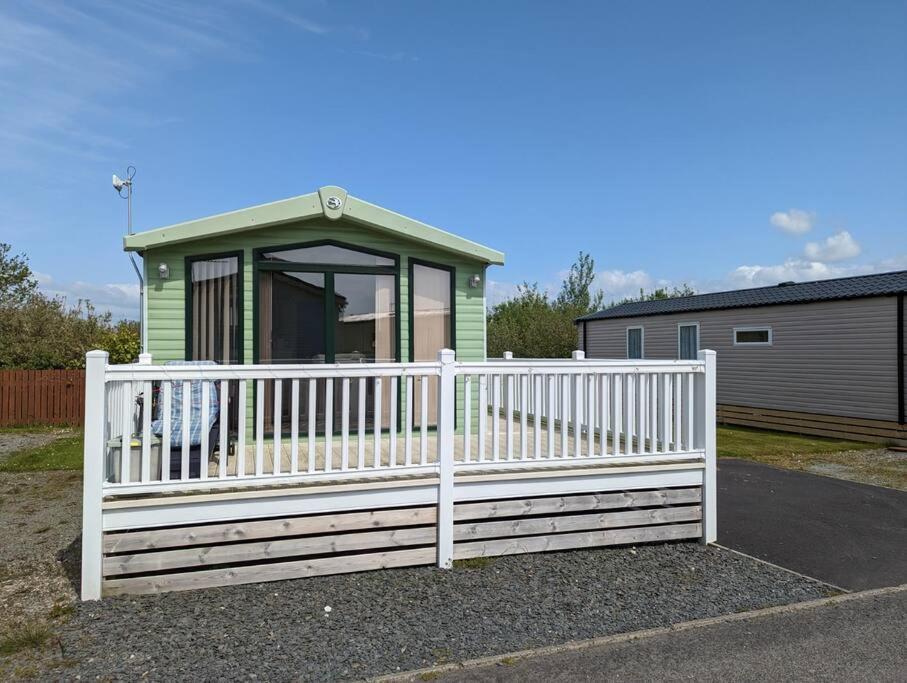 6 Berth Holiday Home On Ocean Edge Near Morecambe เฮย์แชม ภายนอก รูปภาพ