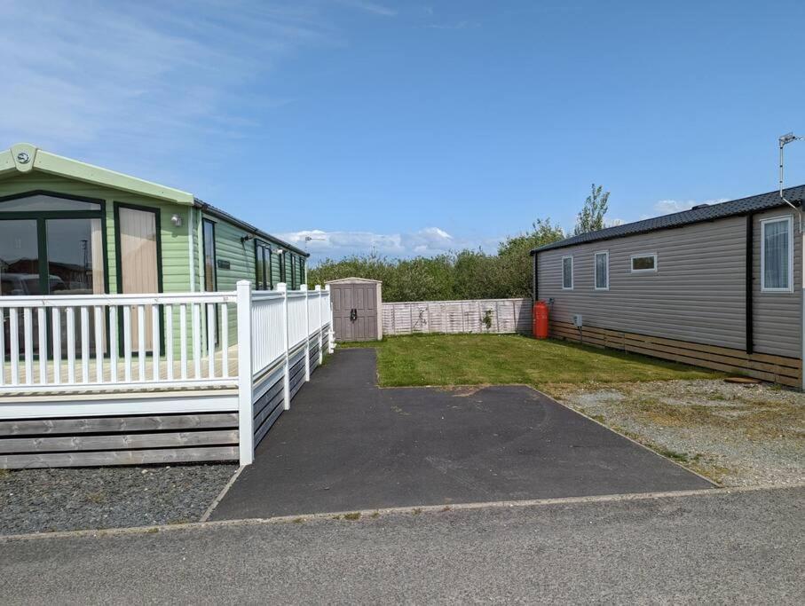 6 Berth Holiday Home On Ocean Edge Near Morecambe เฮย์แชม ภายนอก รูปภาพ