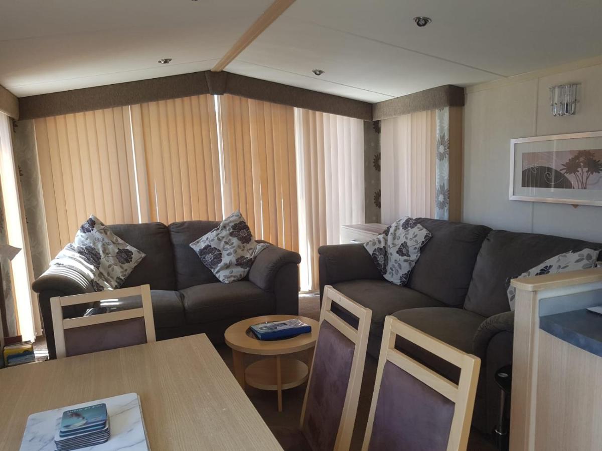 6 Berth Holiday Home On Ocean Edge Near Morecambe เฮย์แชม ภายนอก รูปภาพ