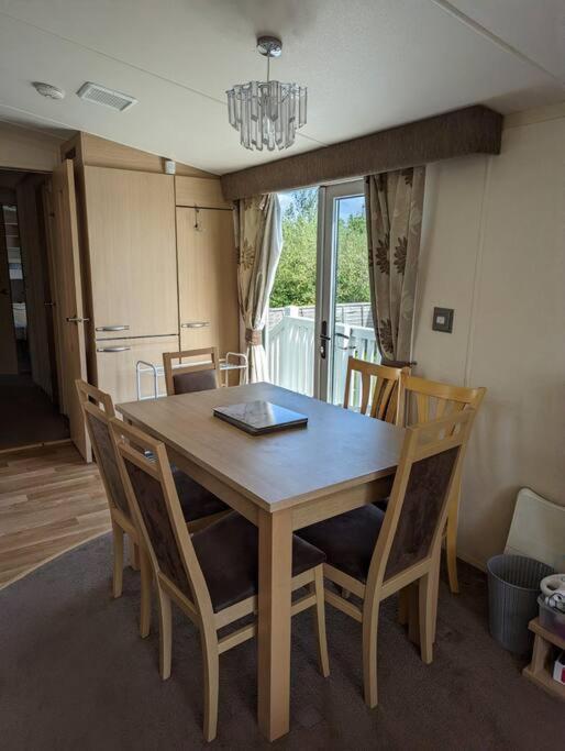 6 Berth Holiday Home On Ocean Edge Near Morecambe เฮย์แชม ภายนอก รูปภาพ